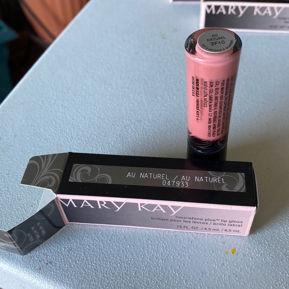 New Mary Kay Lip Gloss - Au Naturel